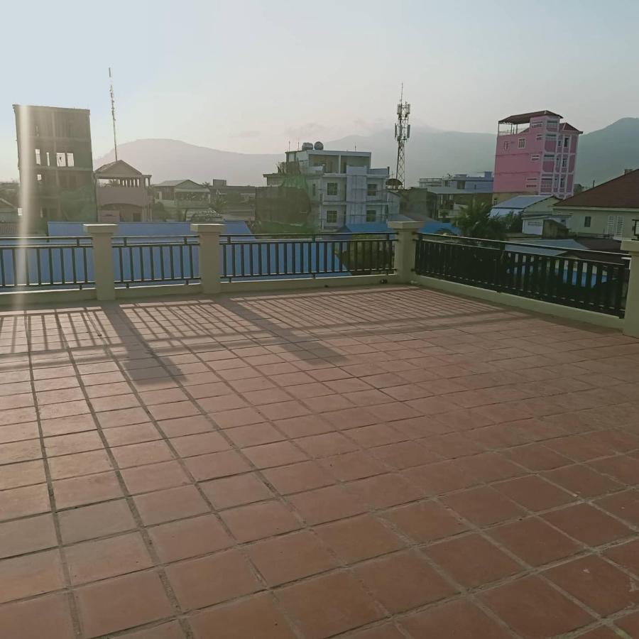 Piphub Thmey Guesthouse Kampot Exterior photo